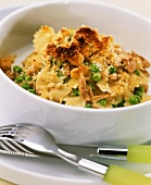 Pasta with tuna, peas and breadcrumbs