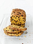 Saffron bread with raisins