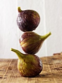 Three stacked figs
