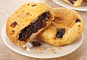 Lancashire Eccles cakes (Pastry with currant filling, England)