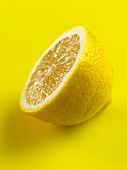 Eine halbe Zitrone