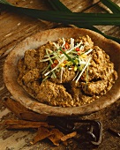 Kaeng massaman (Thai curry dish)