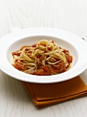 Spaghetti with tomatoes and pancetta