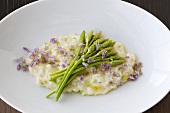 Risotto with wild asparagus and chive flowers