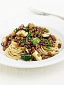 Spaghetti with lentils and courgettes