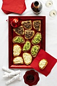 Assorted crostini on tray (Christmas)