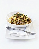 Pasta with mushrooms, parsley and Parmesan