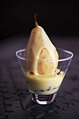 Poached pears with vanilla sauce