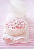 Cupcake in pink with checkerboard design