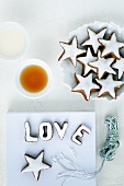 Cinnamon stars and letters