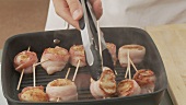 Scallops wrapped in bacon (German Voice Over)