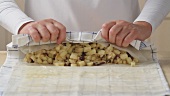 Making apple strudel (German Voice Over)