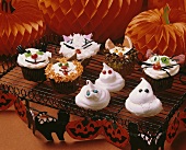 Decorated Halloween Cupcakes; Meringue Ghosts