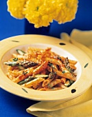 Penne mit Spargel und Tomatensauce