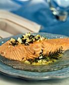 Salmon fillet with onions and dill