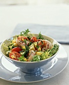 Curly endive with shrimps, avocados, sweetcorn & tomatoes