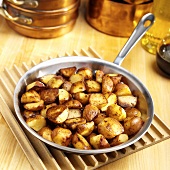 Fried potatoes in the frying pan