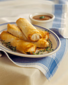 Spring rolls with thyme and dip