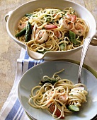 Spaghetti with shrimps and green asparagus