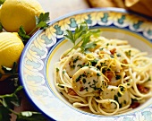 Linguine mit Jakobsmuscheln, Petersilie & Zitronenzesten