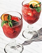 Zwei Gläser Sangria