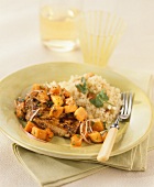 Gegrillter Thunfisch mit Papaya-Relish und Couscous