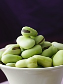 Shelled broad beans in a bowl