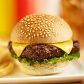 Slider; Mini Cheeseburger with Lettuce