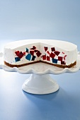 Broken glass cake (fridge cake made with cubes of jelly, USA)