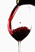 Rotwein einschenken
