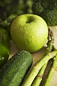 Grünes Gemüse und Obst