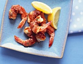 Shrimps im Prosciuttomantel mit Zitrone