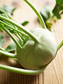 Ein Kohlrabi (Nahaufnahme)