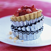 A strawberry tart in the tin