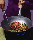 Pan-cooked mince and peppers with chili