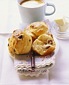 Butter muffin with raisins