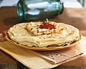 Crêpes with redcurrants