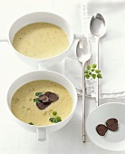 Creamed kohlrabi and potato soup with truffle