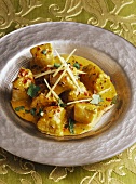 Chick-pea balls in spicy sauce (India)