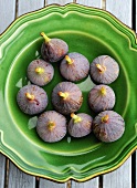 Figs in a deep plate