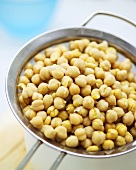 Chick-peas in a sieve