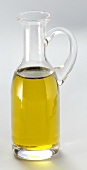 Olivenöl im Glaskännchen