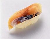 Nigiri-Sushi mit Makrele