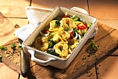 Tortellini bake with broccoli and tomatoes