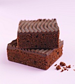 Zwei Schokoladenbrownies