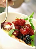 Berry salad with vanilla sauce