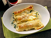Cannelloni with spinach and pine nuts
