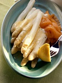 White asparagus with smoked salmon and lemon