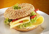 Sesame bagel, filled with cheese