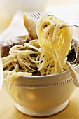 Spaghetti vongole with herbs